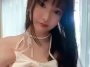 大陸大奶子極品網紅 坐在窗戶邊掰陰道看穴肉