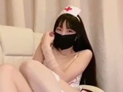 苗條口罩美女生八月未央情趣護士制服勁舞